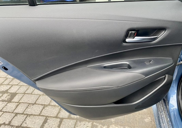Toyota Corolla cena 93900 przebieg: 43500, rok produkcji 2019 z Oświęcim małe 742